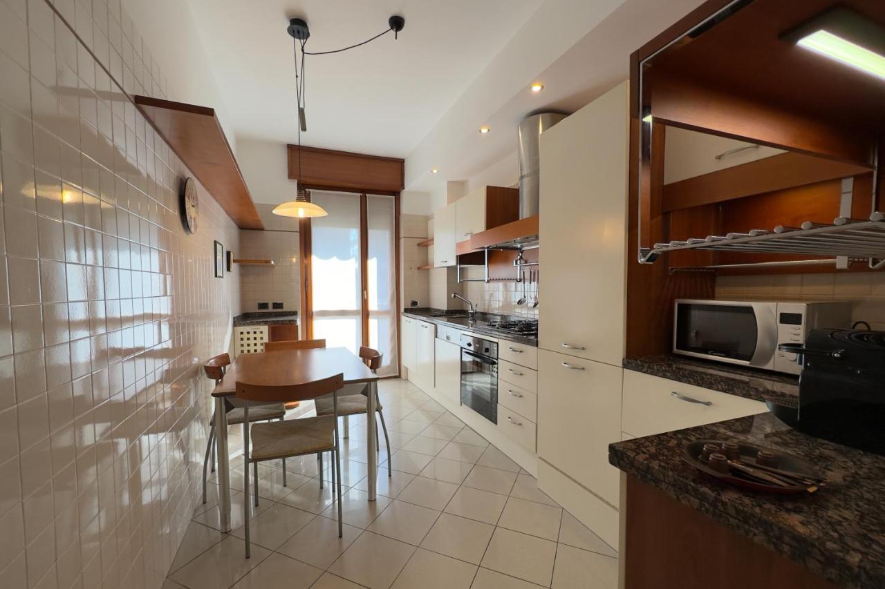 Emeraldway - Bellissimo Appartamento In Zona Sempione-Tre Torri Μιλάνο Εξωτερικό φωτογραφία